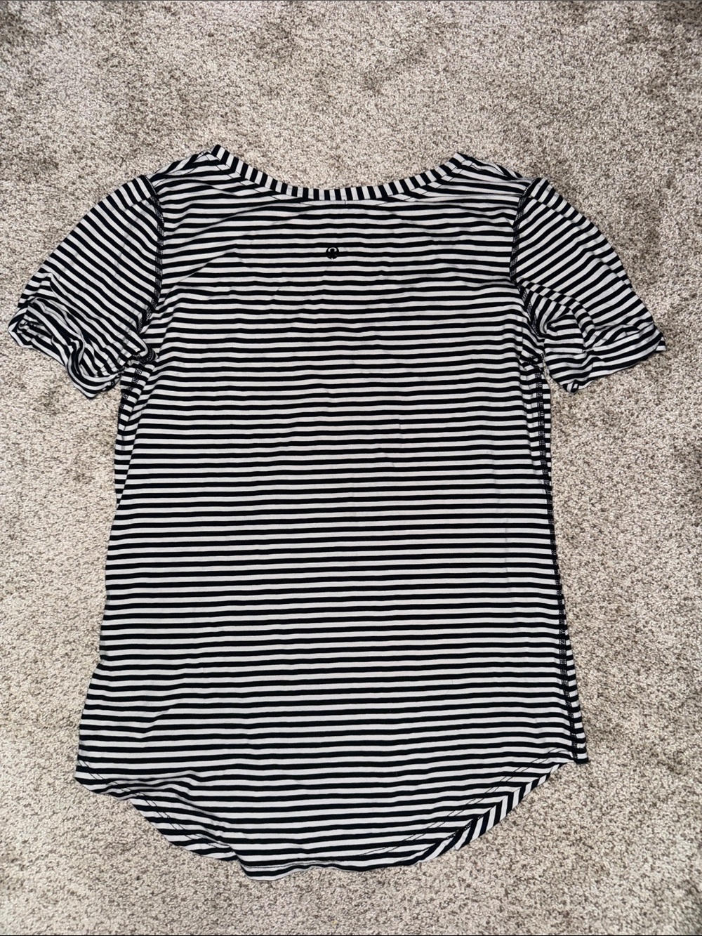 Women’s lululemon Love tee - Picture 2 of 2